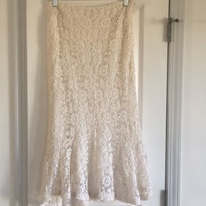 Lace skirt